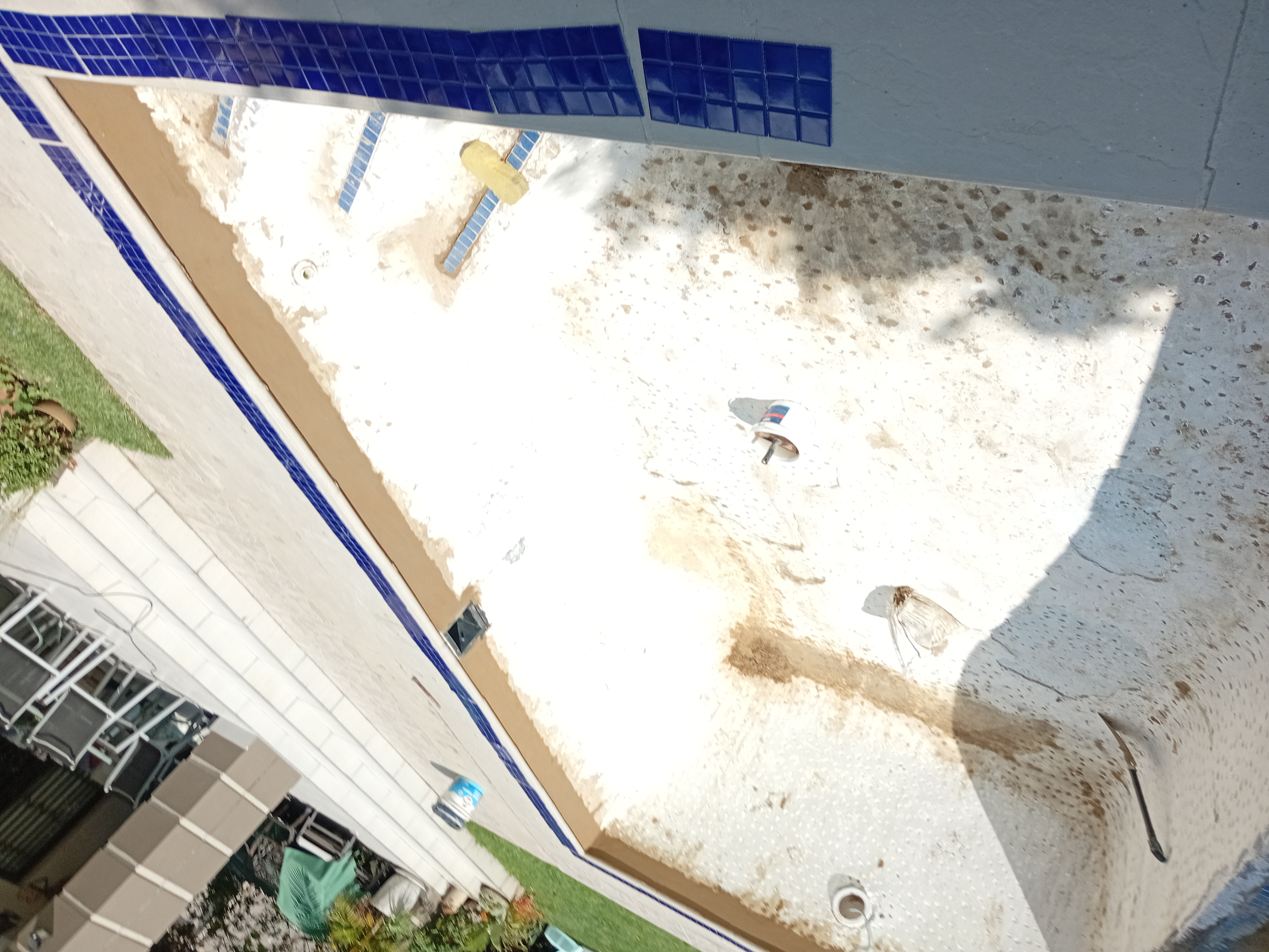 Pool coping tile installation